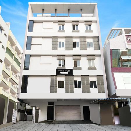 Super Townhouse Alwal Road Hotel Trimulgherry Buitenkant foto
