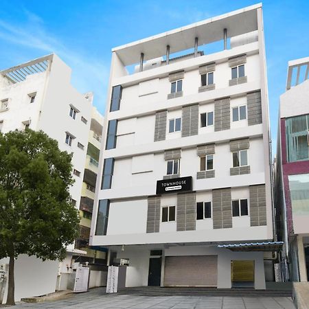 Super Townhouse Alwal Road Hotel Trimulgherry Buitenkant foto