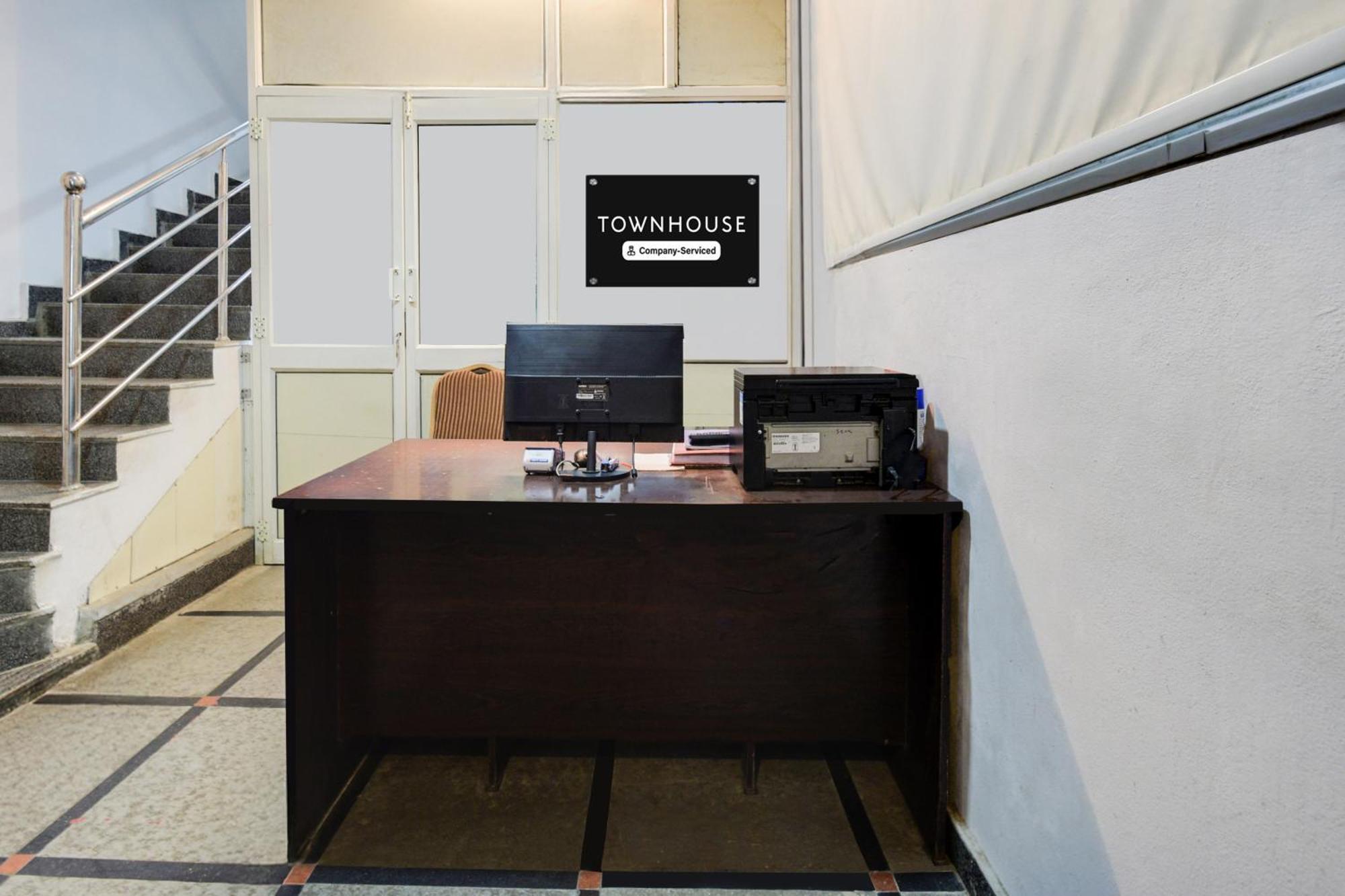 Super Townhouse Alwal Road Hotel Trimulgherry Buitenkant foto