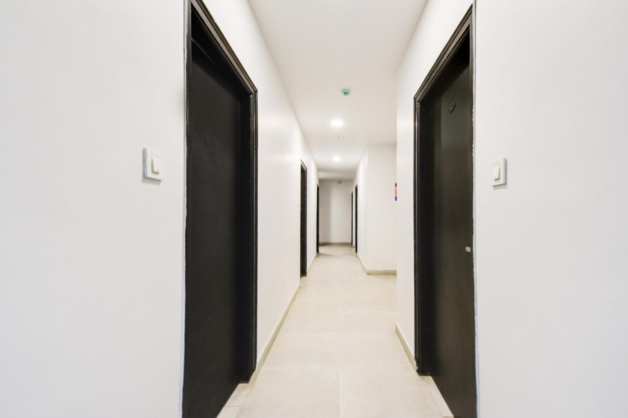 Super Townhouse Alwal Road Hotel Trimulgherry Buitenkant foto