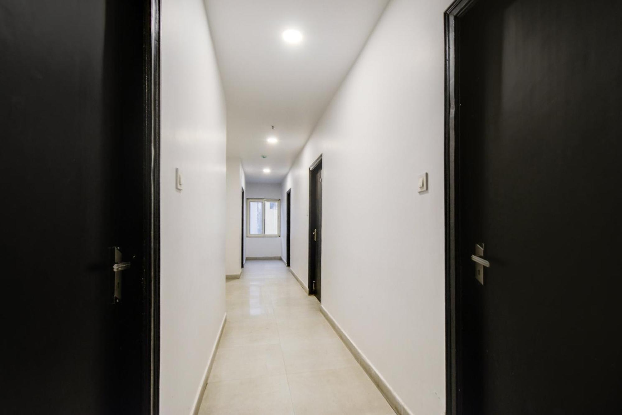 Super Townhouse Alwal Road Hotel Trimulgherry Buitenkant foto