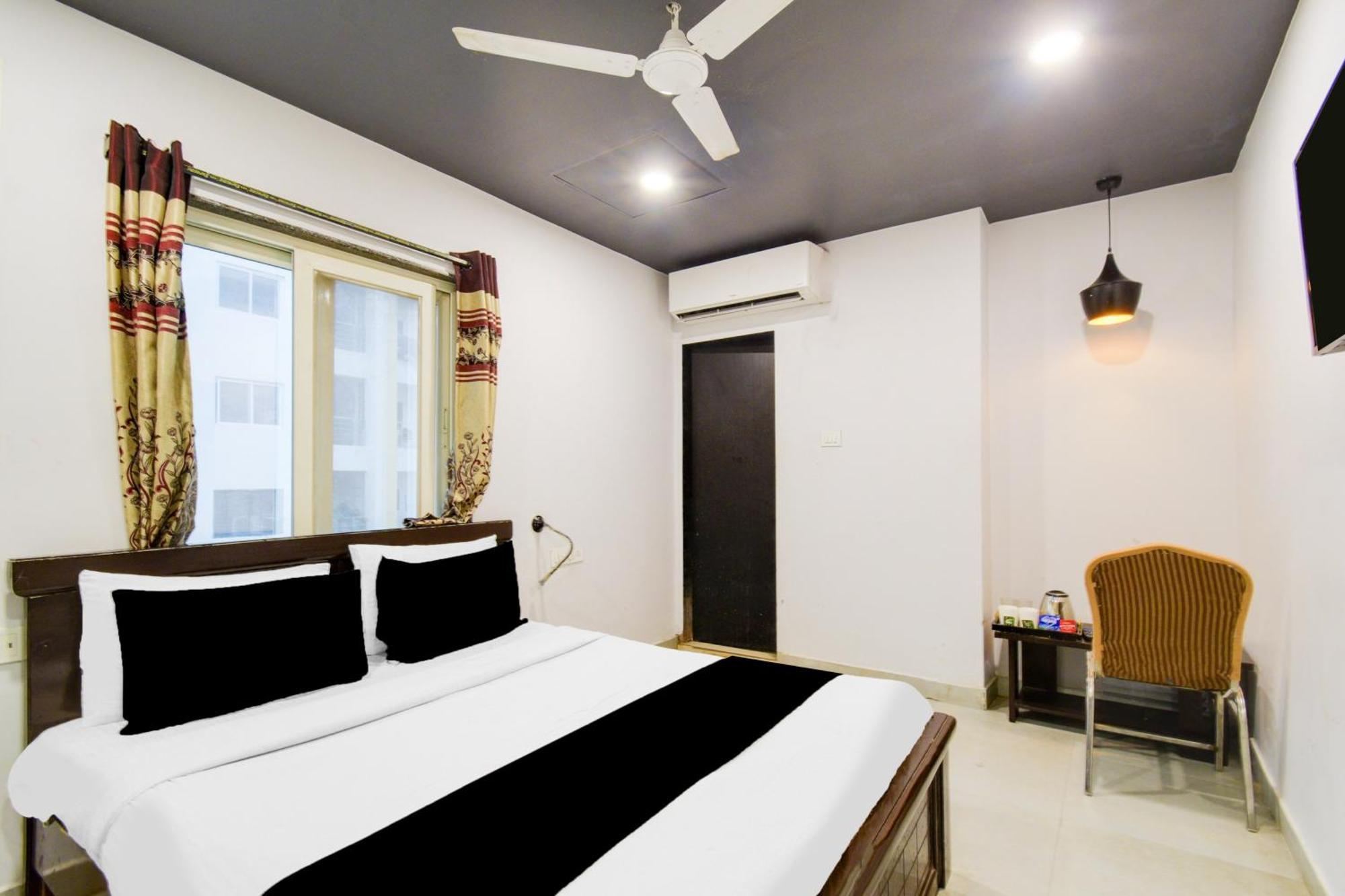 Super Townhouse Alwal Road Hotel Trimulgherry Buitenkant foto