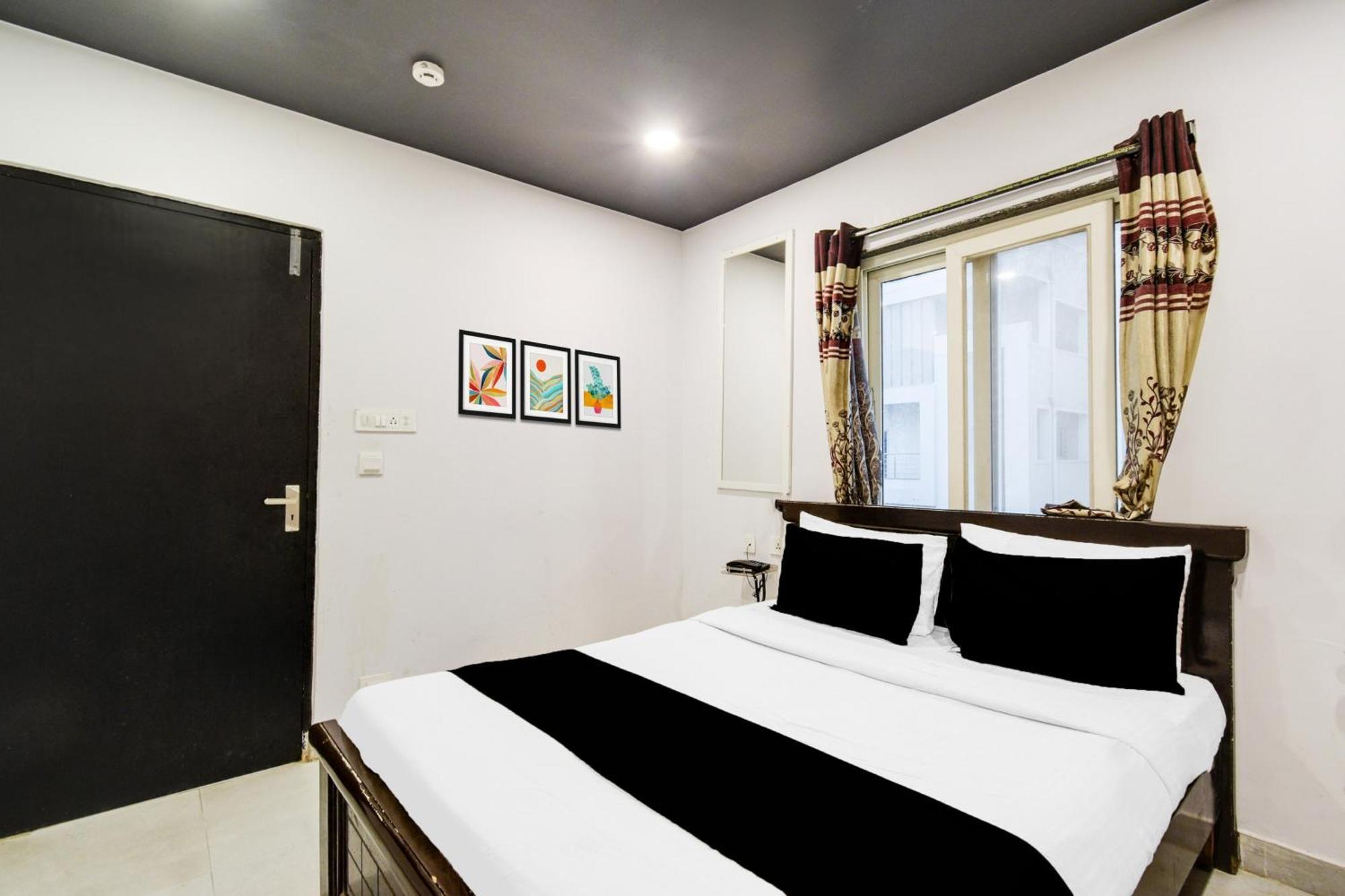 Super Townhouse Alwal Road Hotel Trimulgherry Buitenkant foto