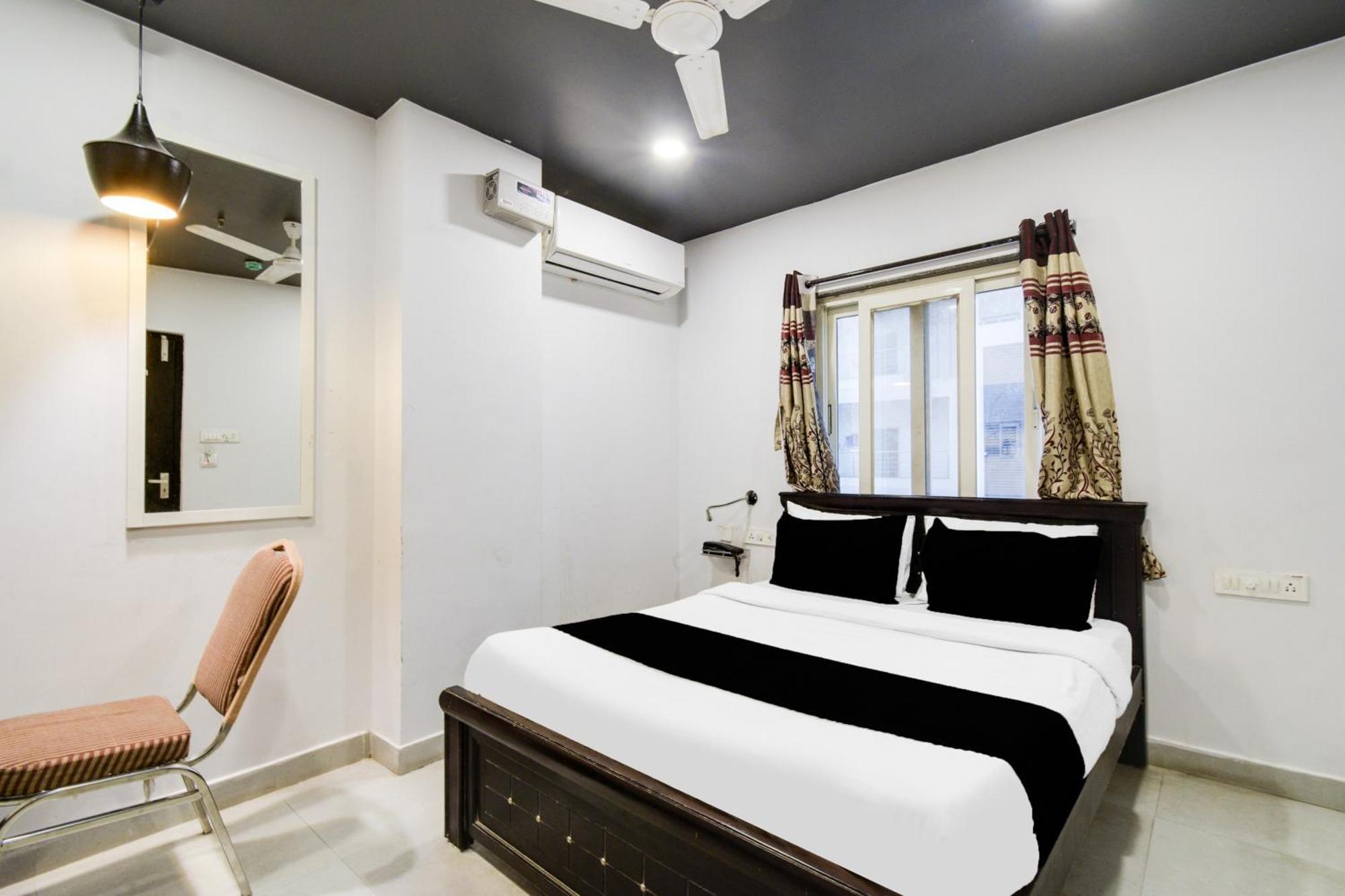 Super Townhouse Alwal Road Hotel Trimulgherry Buitenkant foto
