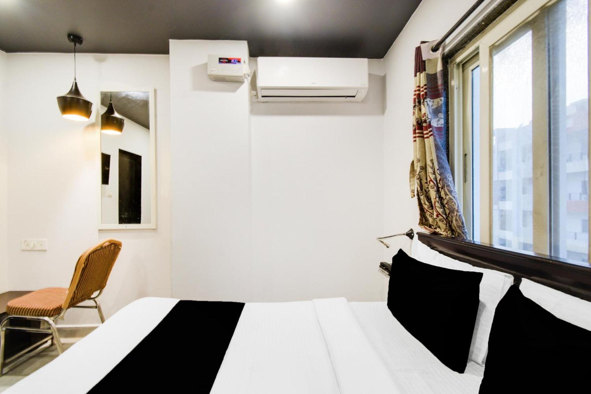 Super Townhouse Alwal Road Hotel Trimulgherry Buitenkant foto